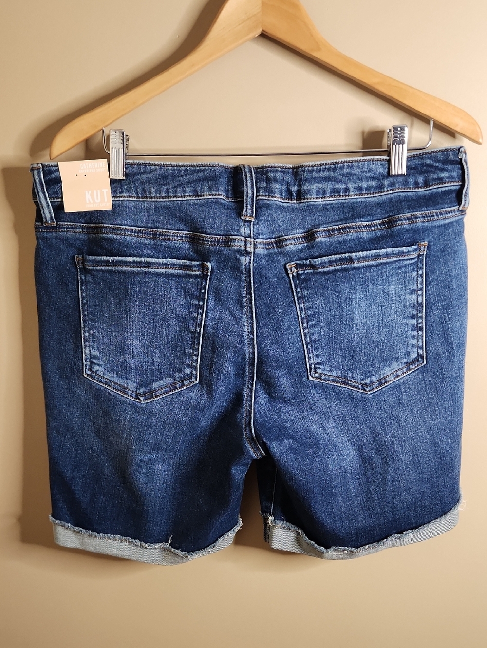 KUT from the Kloth Women's Catherine Boyfriend Short. Size 14. NWT - Picture 3 of 4